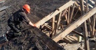 Профессиональный демонтаж стропильной системы от Сварной-Вбр в Выборге от 578 рублей.