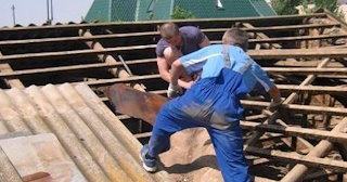 Демонтаж крыши в Выборге - стоимость работ от 735 рублей за м2